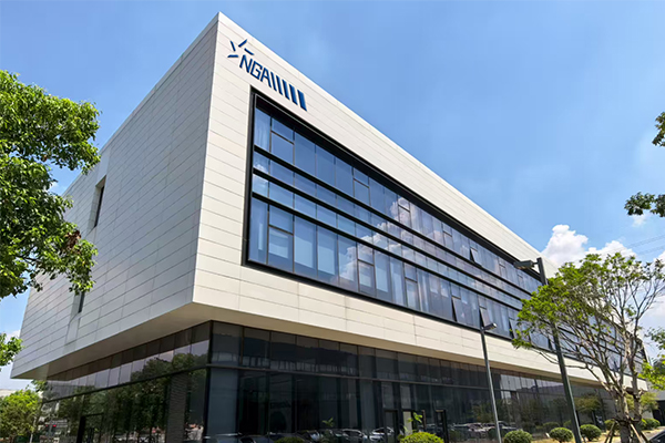 全球首發(fā)!NGA智能電動(dòng)半掛車(chē)有啥特別?